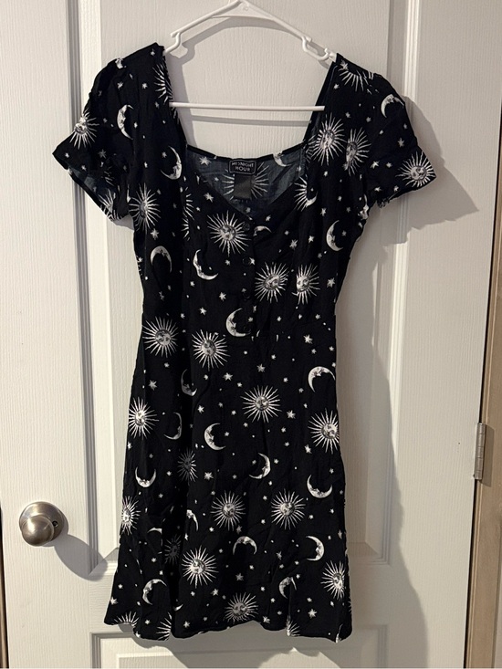 Hot Topic Dresses & Skirts - Hot Topic Black Celestial Moon & Sun Mini Dress